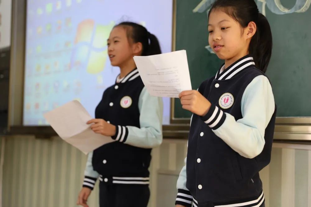 奇思妙想·我爱科学 —— 记五（4）小蚂蚁中队主题班会活动