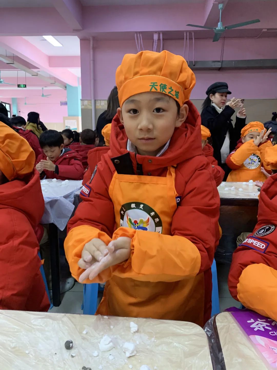 汤圆滚滚 情意浓浓——记温大附小天使中队冬至实践活动 汤圆滚滚 情意浓浓——记温大附小天使中队冬至实践活动