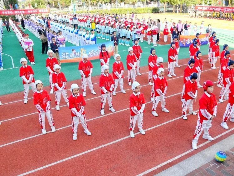 少年强则中国强— —记温大附小四叶草中队第6届校运会风采 少年强则中国强— —记温大附小四叶草中队第6届校运会风采