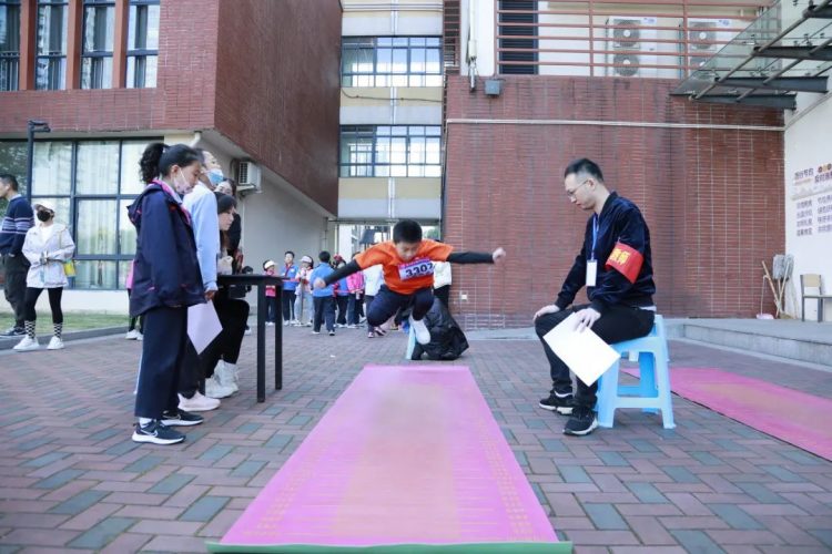 体坛青春际会，校园运动乐章——记小π队校运会精彩瞬间