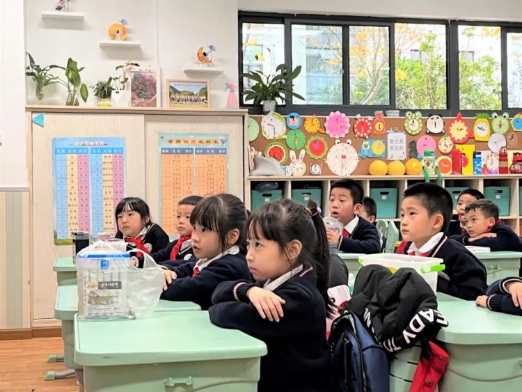 慧行课程 芬芳满园童年梦——一、二、三年级A课程课堂纪实 慧行课程 芬芳满园童年梦——一、二、三年级A课程课堂纪实