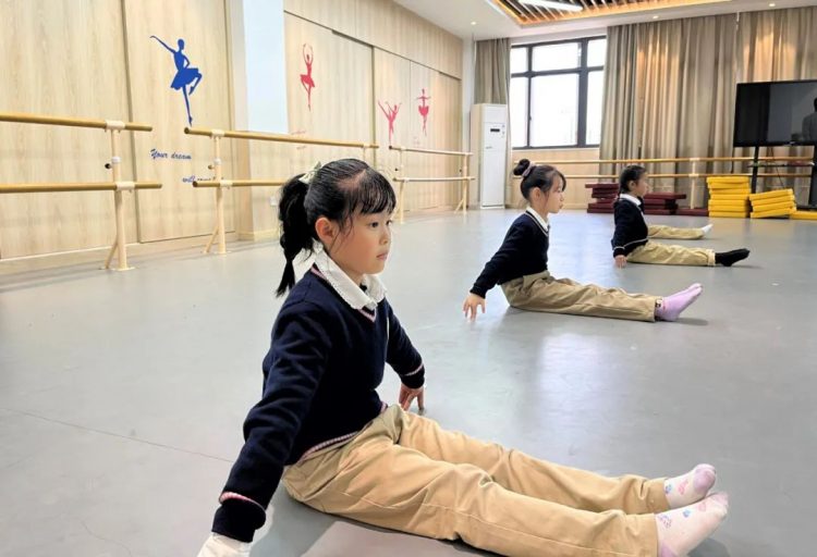 慧行课程 芬芳满园童年梦——一、二、三年级A课程课堂纪实 慧行课程 芬芳满园童年梦——一、二、三年级A课程课堂纪实