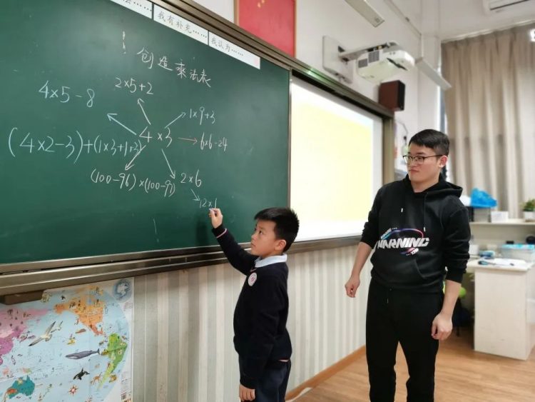 慧行课程 芬芳满园童年梦——一、二、三年级A课程课堂纪实 慧行课程 芬芳满园童年梦——一、二、三年级A课程课堂纪实