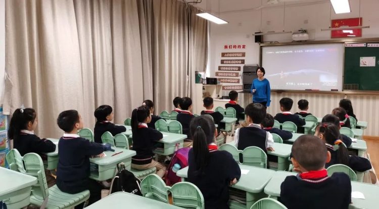 慧行课程 芬芳满园童年梦——一、二、三年级A课程课堂纪实 慧行课程 芬芳满园童年梦——一、二、三年级A课程课堂纪实