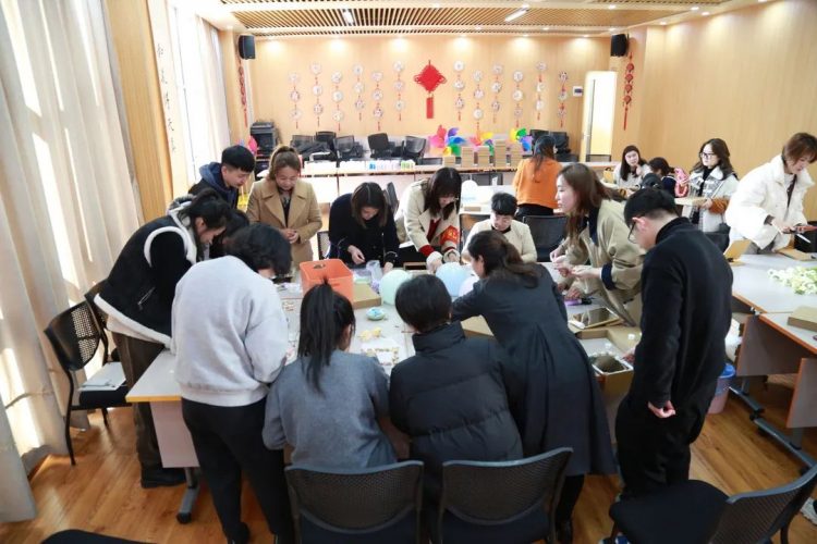 附小萌镜，照亮你的美 ——温大附小庆祝女神节系列活动