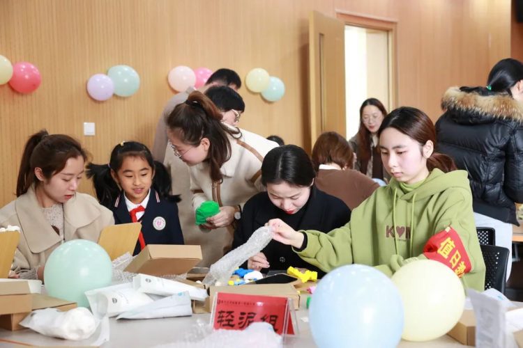 附小萌镜，照亮你的美 ——温大附小庆祝女神节系列活动