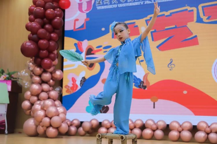 “艺”起向未来–记温大附小艺术节活动 “艺”起向未来–记温大附小艺术节活动