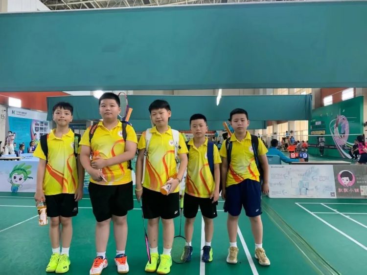 喜报：我校羽毛球队在温州市小学生羽毛球比赛中取得佳绩！
