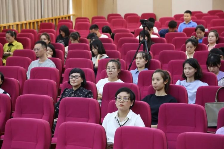 聚集新课标 探索大单元 ——博士先导，启开大单元教学之门