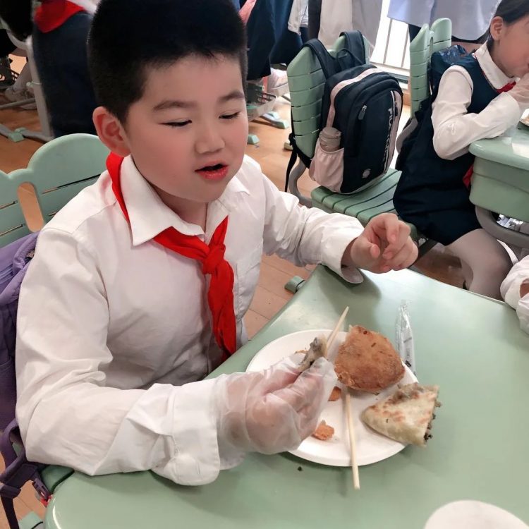 寻味美食 品味乡情 ——记温大附小鸿雁中队的美好“食”光 寻味美食 品味乡情 ——记温大附小鸿雁中队的美好“食”光