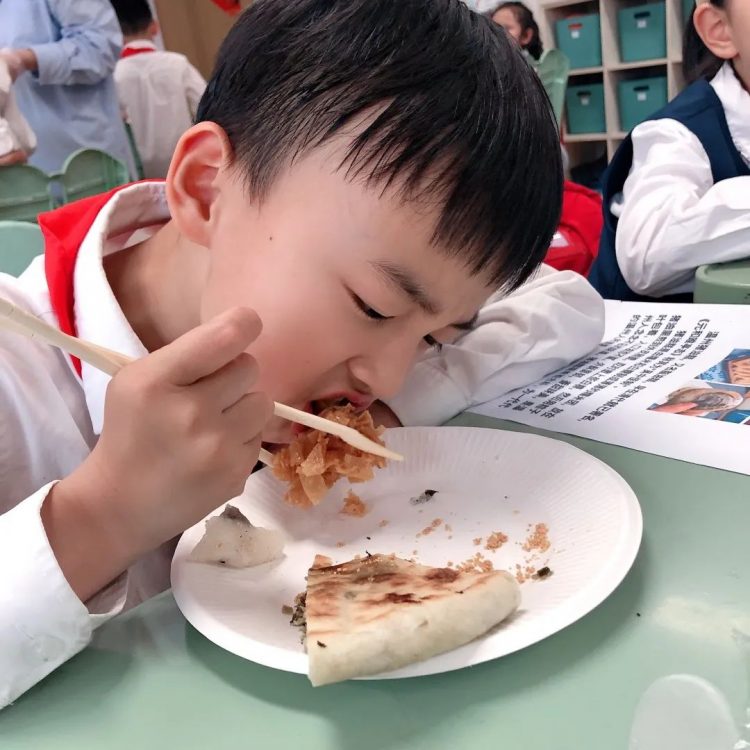寻味美食 品味乡情 ——记温大附小鸿雁中队的美好“食”光 寻味美食 品味乡情 ——记温大附小鸿雁中队的美好“食”光