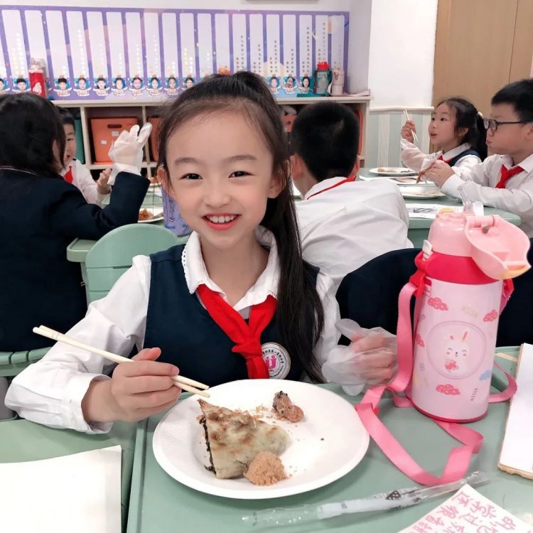 寻味美食 品味乡情 ——记温大附小鸿雁中队的美好“食”光 寻味美食 品味乡情 ——记温大附小鸿雁中队的美好“食”光