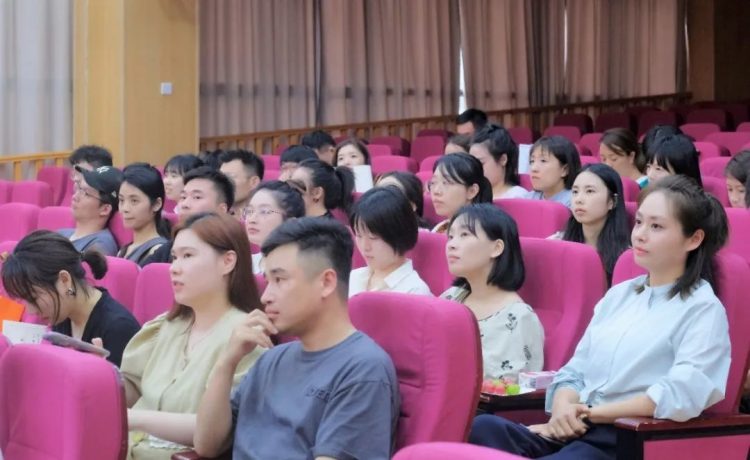 提灯引梦大先生 永葆热爱附小人——温大附小庆祝教师节活动 提灯引梦大先生 永葆热爱附小人——温大附小庆祝教师节活动